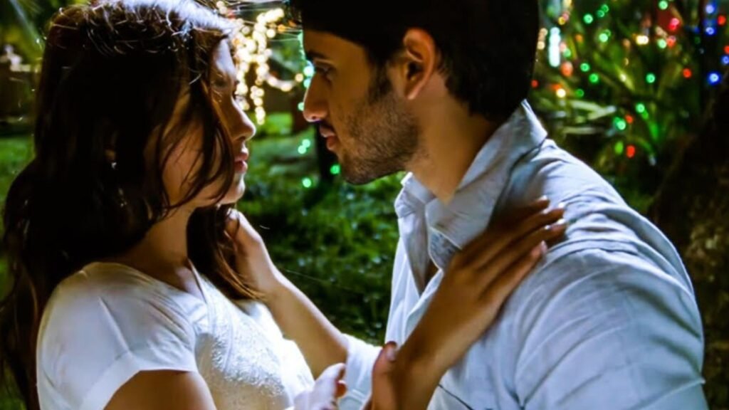 Vintunnavaa Song from Ye Maaya Chesave